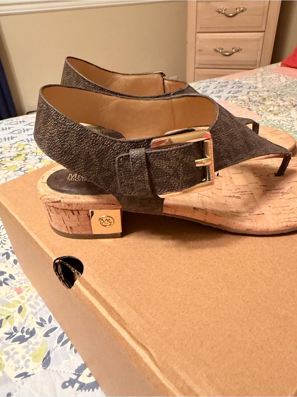 Michael Kors Brown w/Cork Bottom Thong Sandals w/ Signature Logo Strap w/buckle - Picture 2 of 3